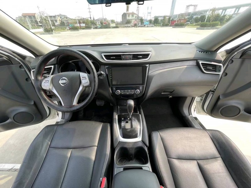 北京16年日产奇骏4