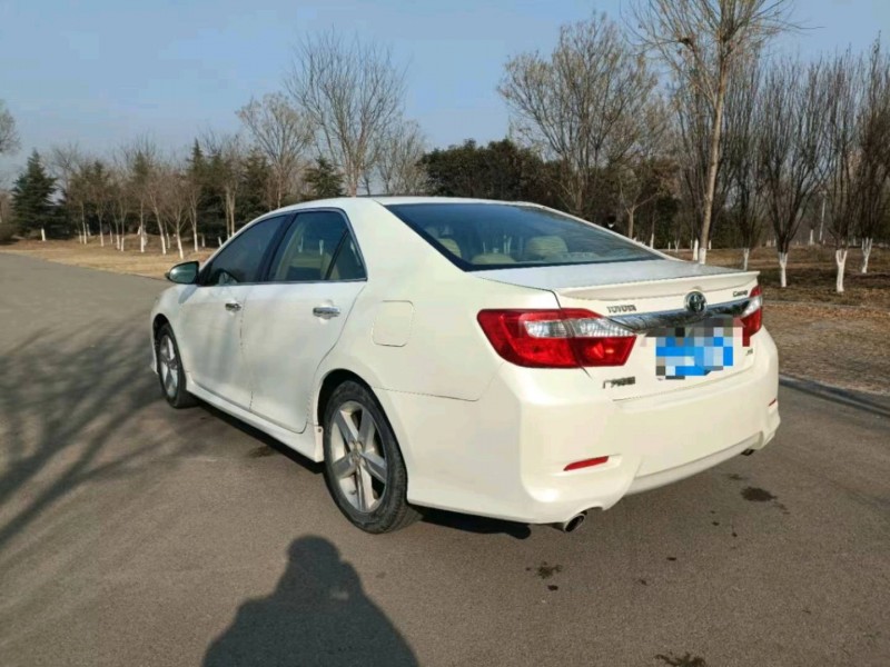 北京13年丰田凯美瑞6