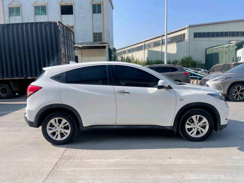 东莞16年本田缤智8