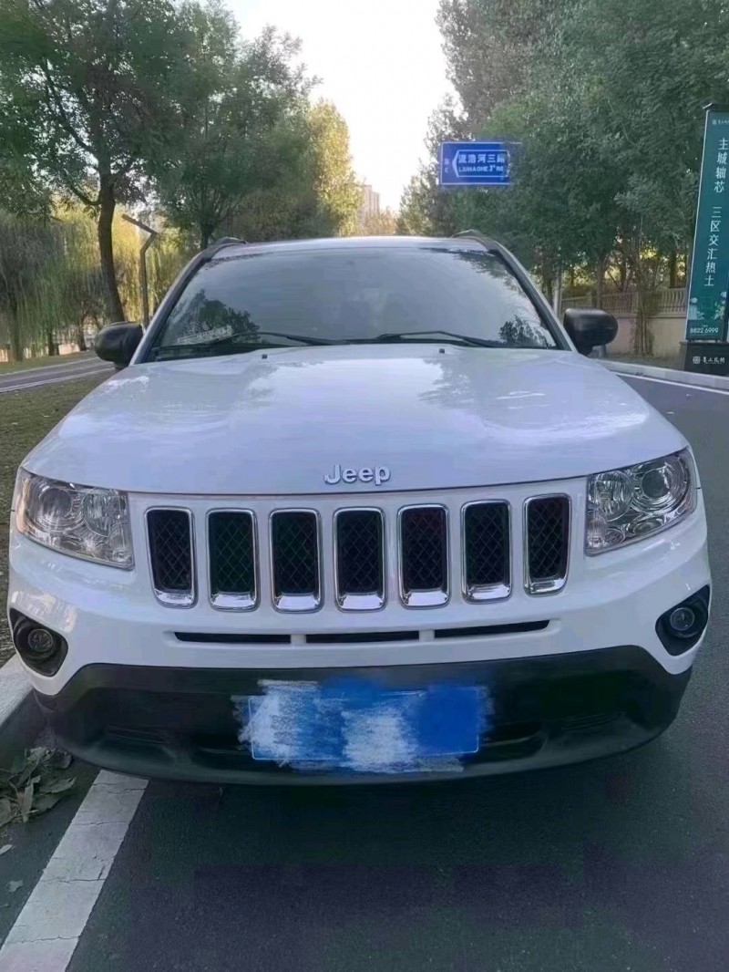 青岛13年Jeep指南者1