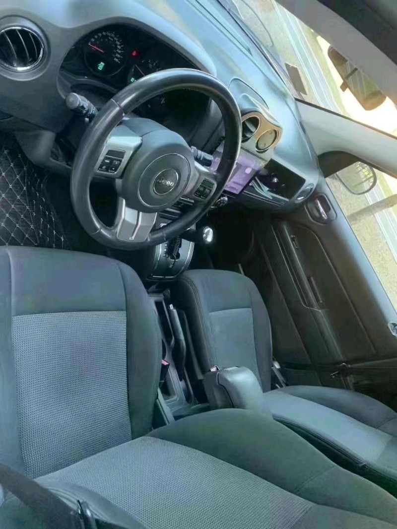 青岛13年Jeep指南者4