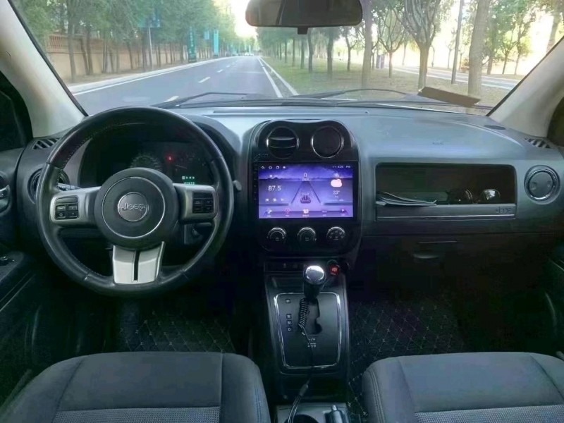 青岛13年Jeep指南者5