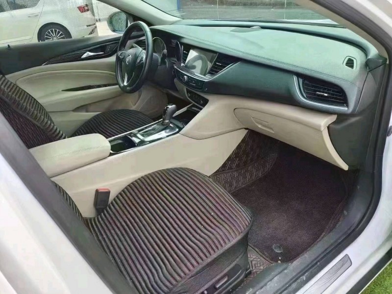 北京18年别克君威5