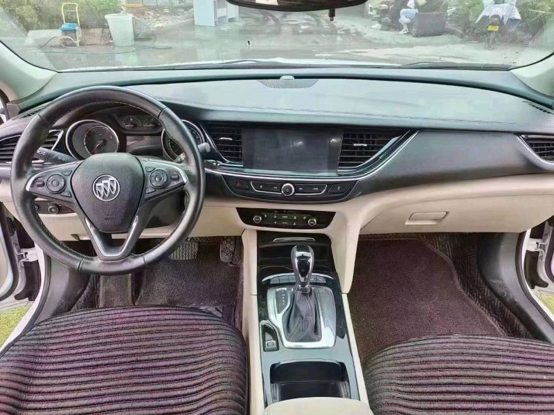 北京18年别克君威7