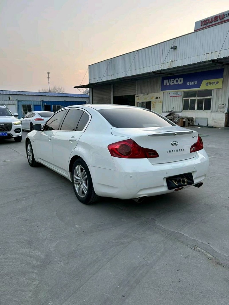 宿遷12年英菲尼迪G252