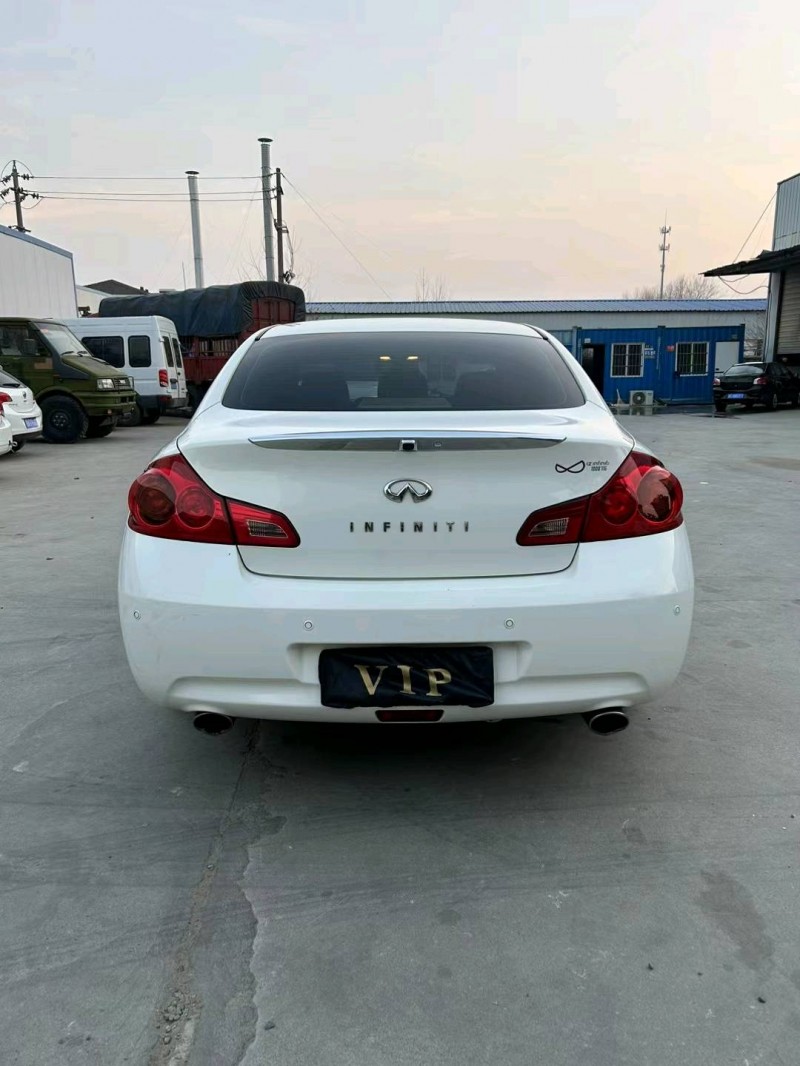 宿遷12年英菲尼迪G251