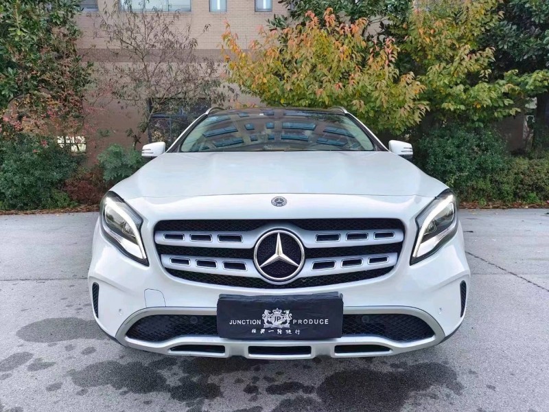 北京17年奔驰GLA9