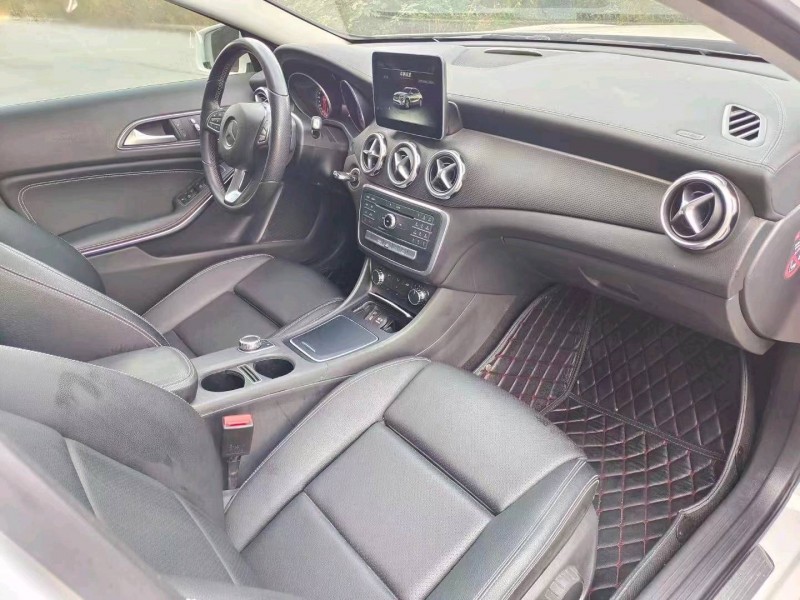 北京17年奔驰GLA5