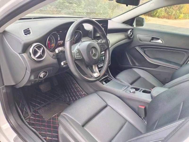 北京17年奔驰GLA4