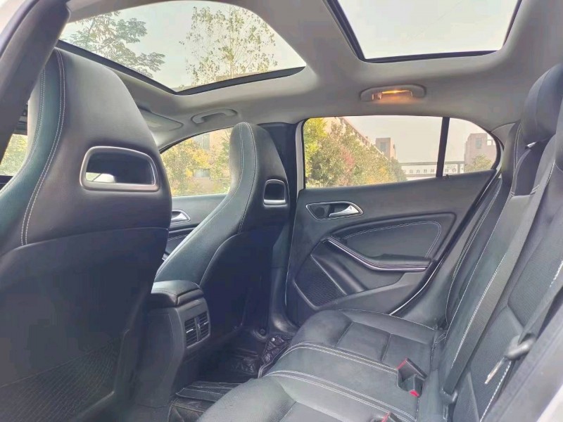 北京17年奔驰GLA2