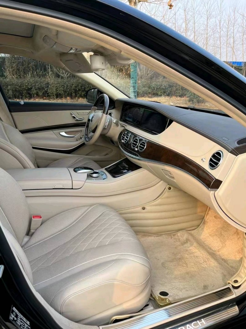 徐州16年奔驰迈巴赫S级4