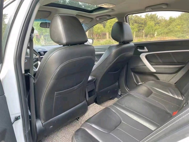 北京16年吉利帝豪3