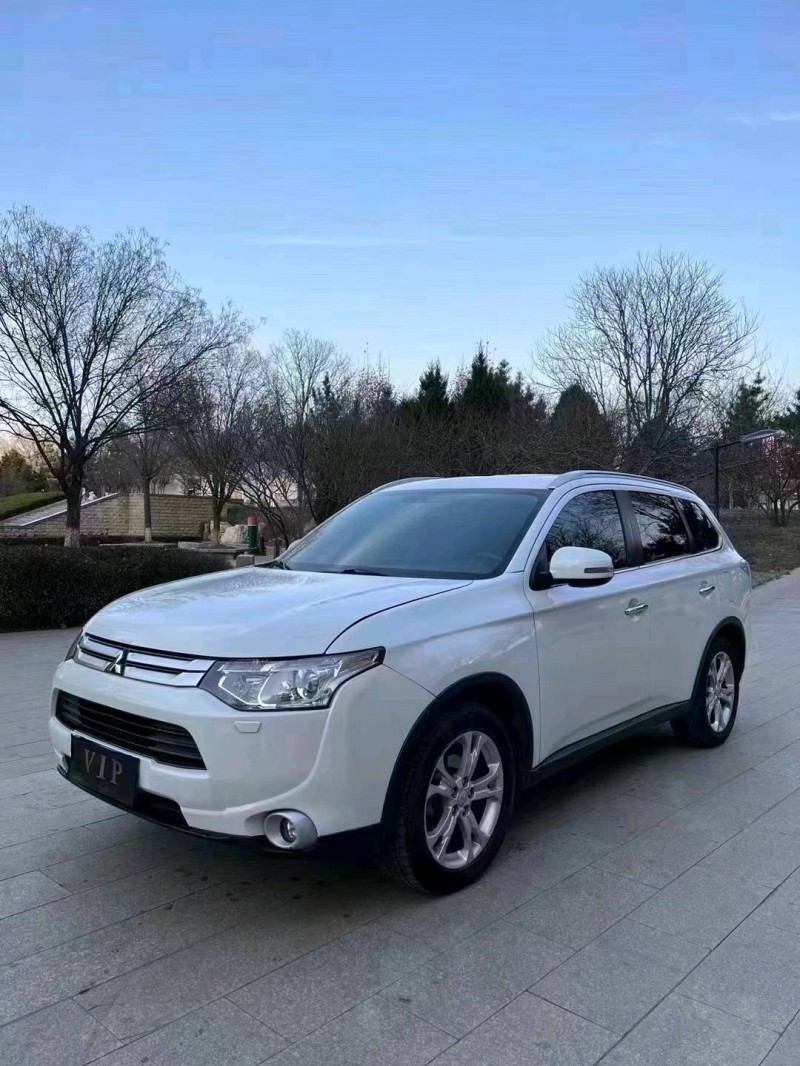 邯郸14年三菱欧蓝德4