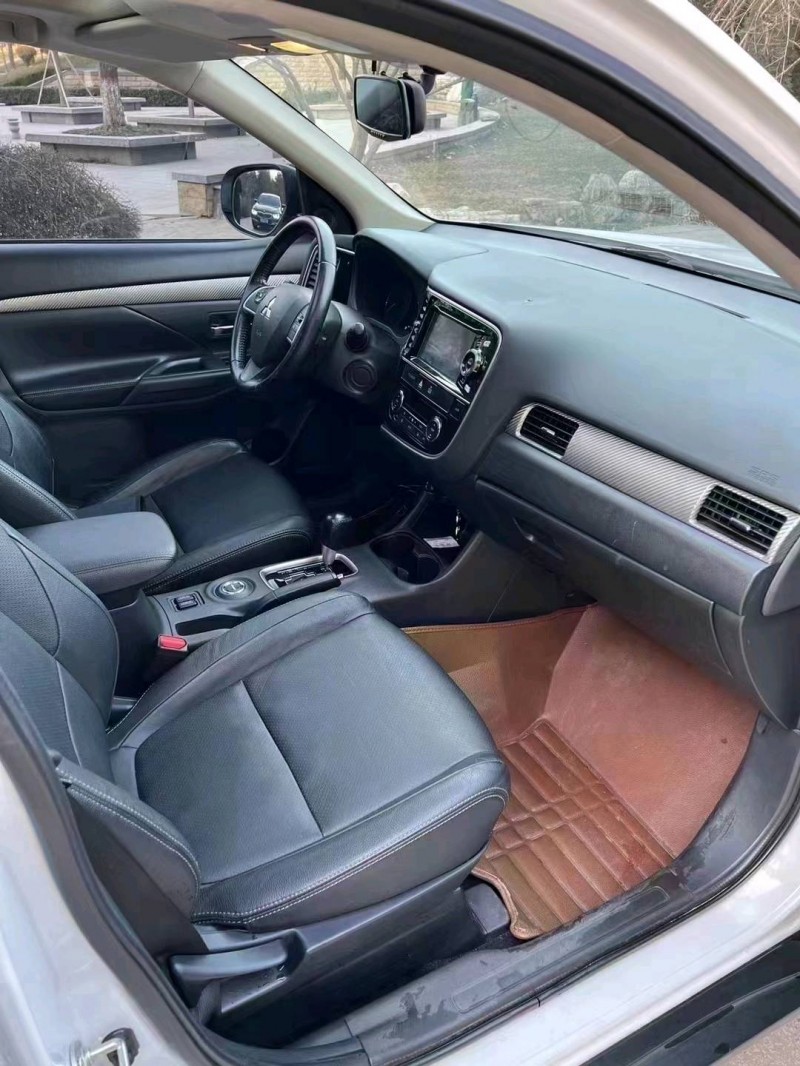 邯郸14年三菱欧蓝德6