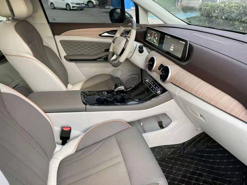 北京22年东风风行游艇5