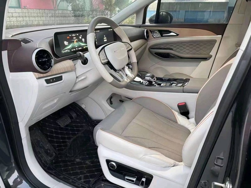 北京22年东风风行游艇6