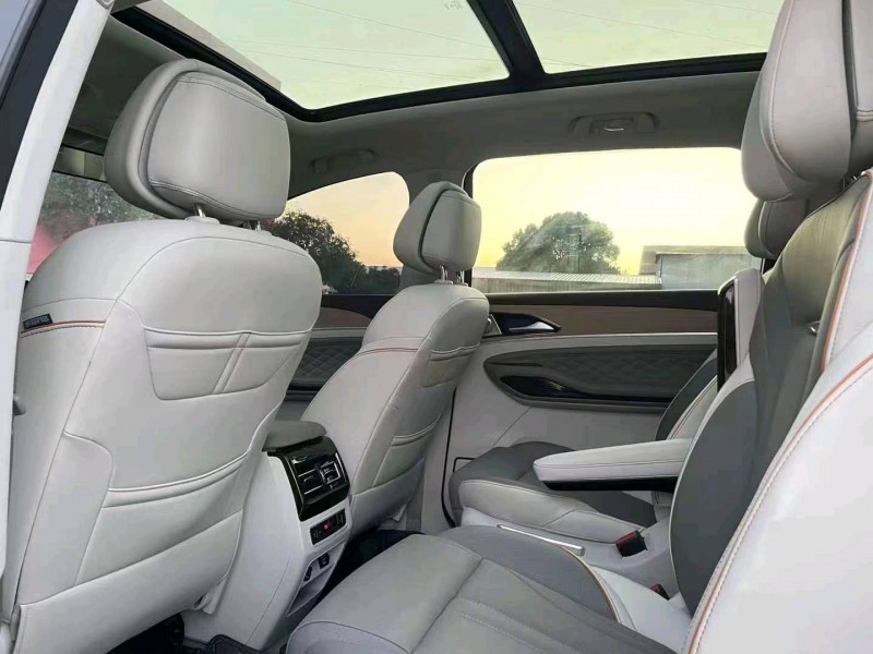 北京22年东风风行游艇7