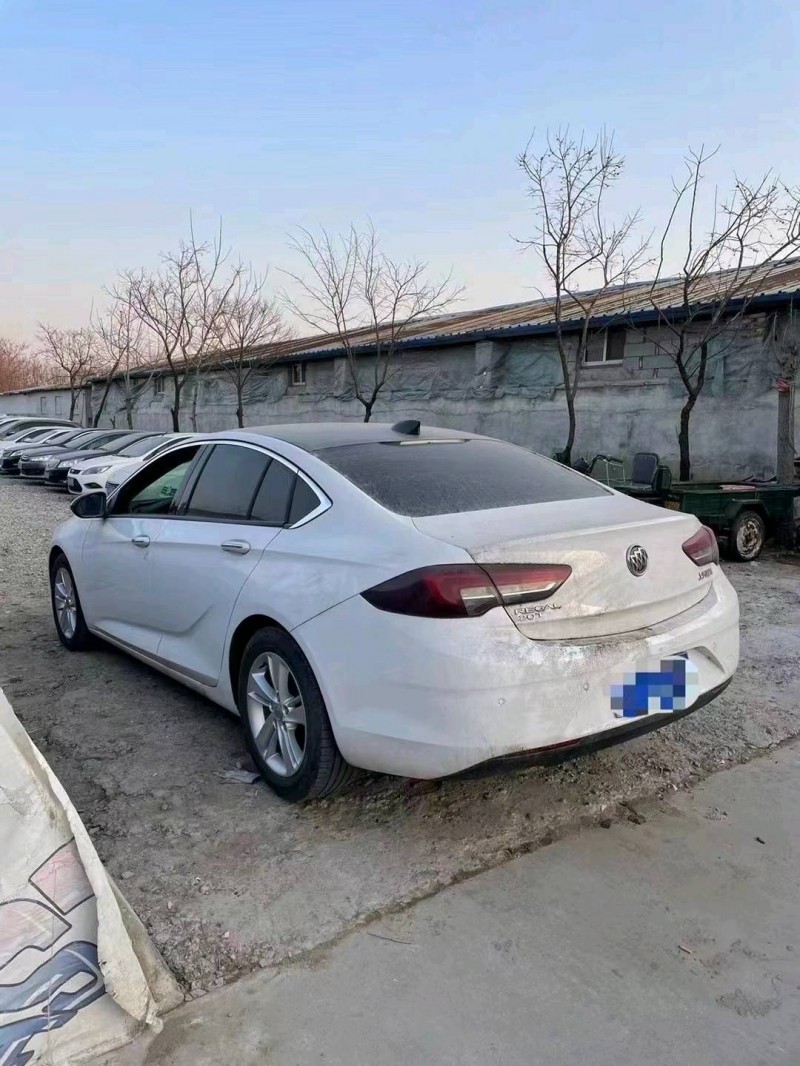 枣庄18年别克君威6