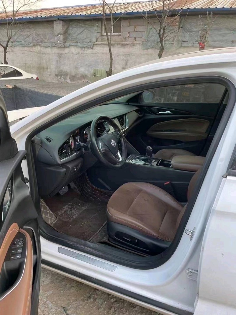 枣庄18年别克君威5