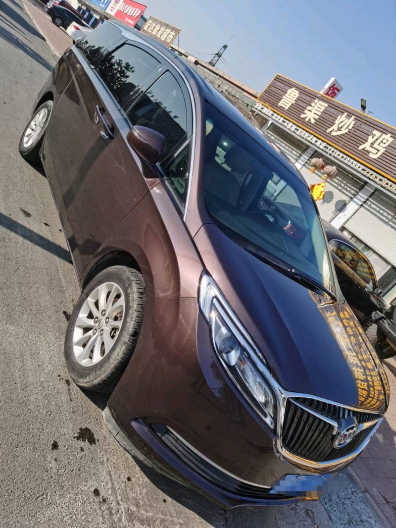 青岛16年别克GL82