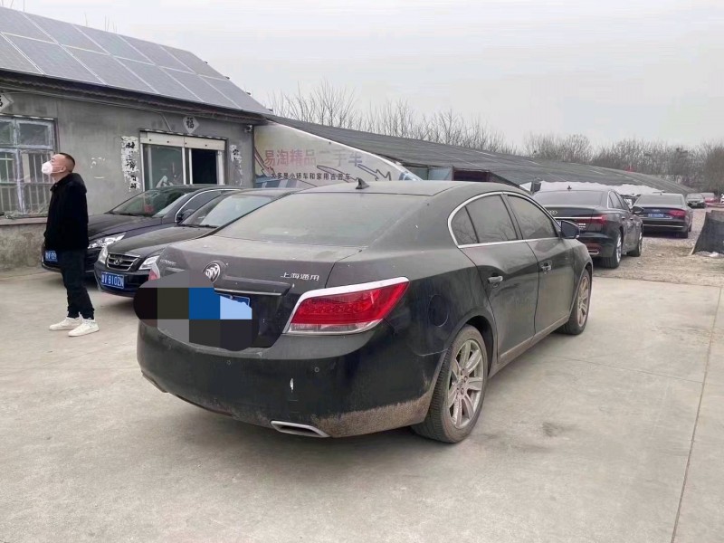 枣庄12年别克君越4