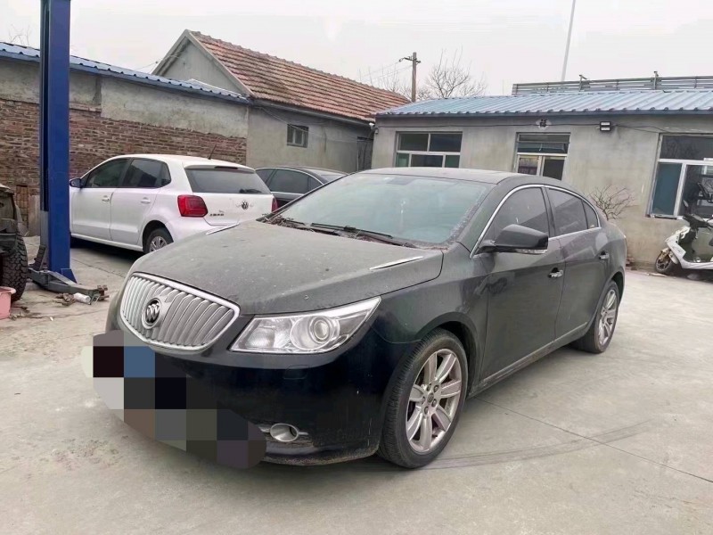 枣庄12年别克君越3