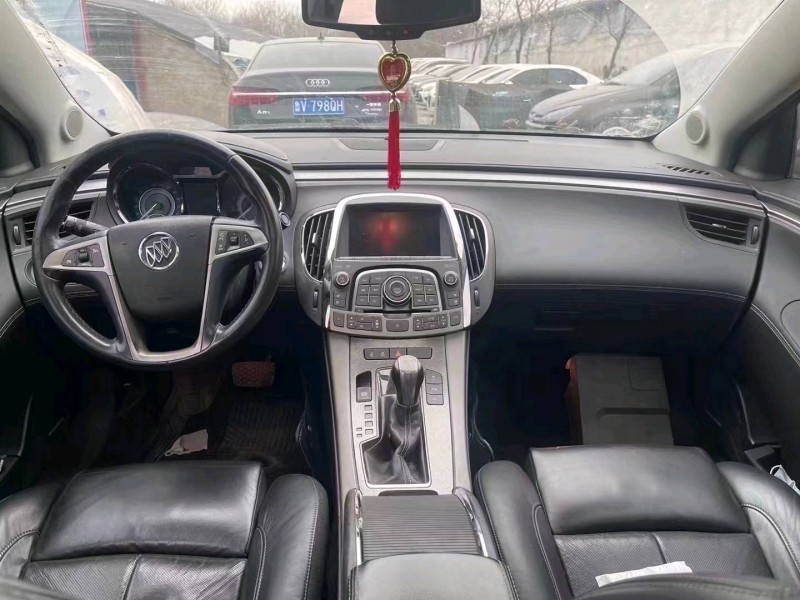 枣庄12年别克君越9