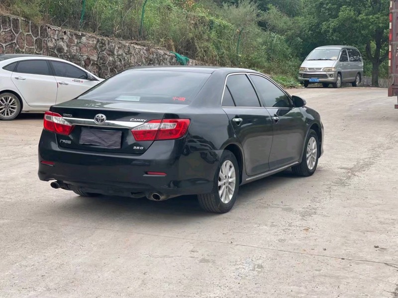 北京13年丰田凯美瑞5