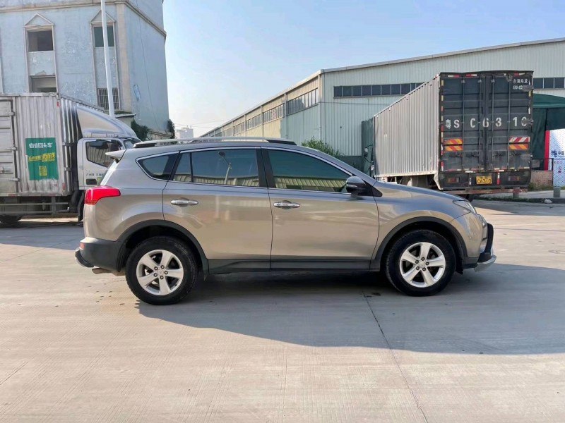 东莞14年丰田RAV4荣放8