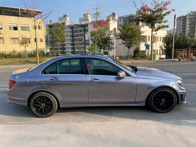 广州09年奔驰C4