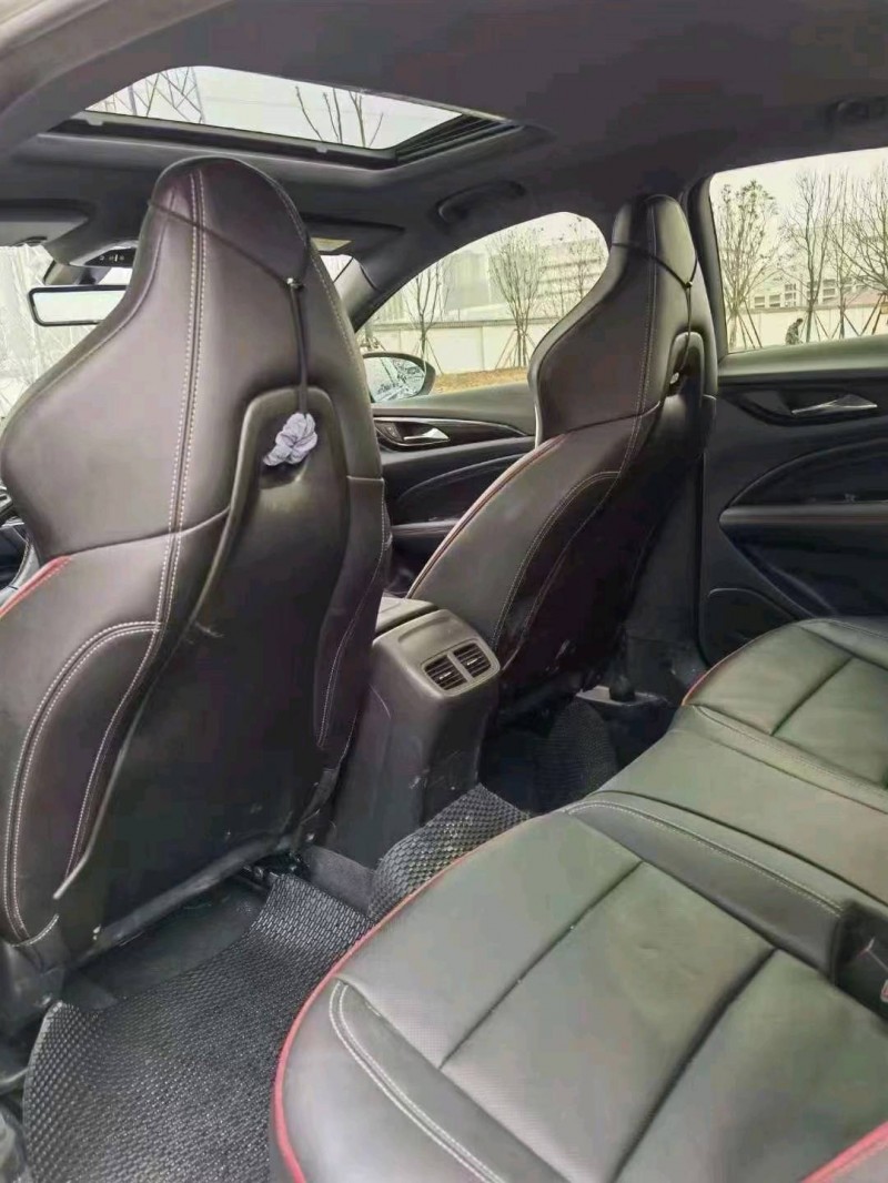 宜昌21年别克君威9