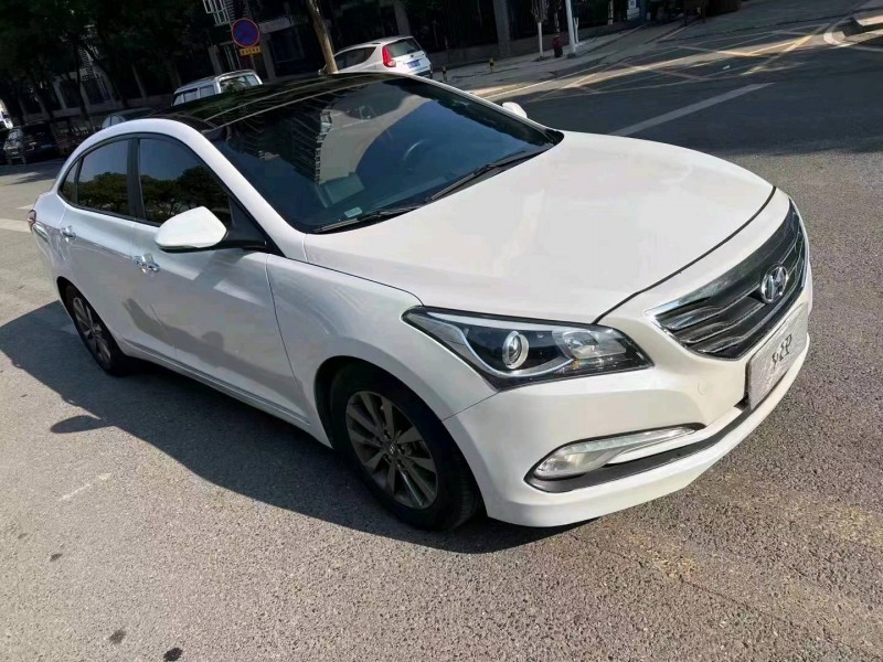 宜昌15年现代名图8