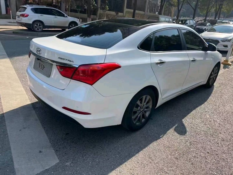 宜昌15年现代名图6