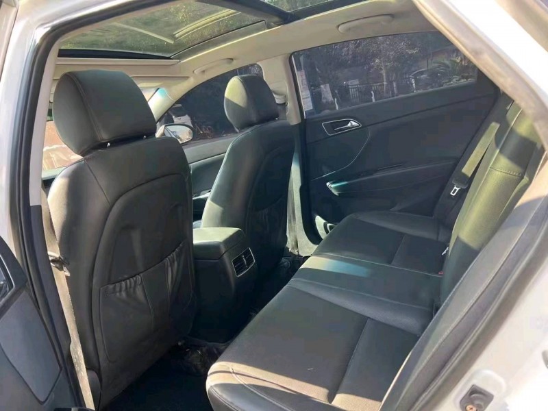 宜昌15年现代名图4