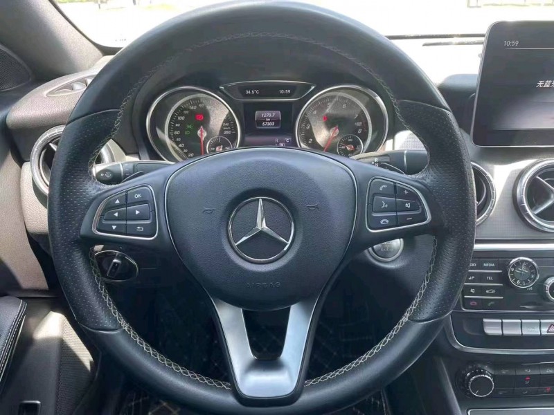 宜昌18年奔驰CLA4