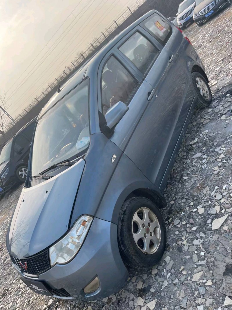 青島13年五菱汽車宏光6