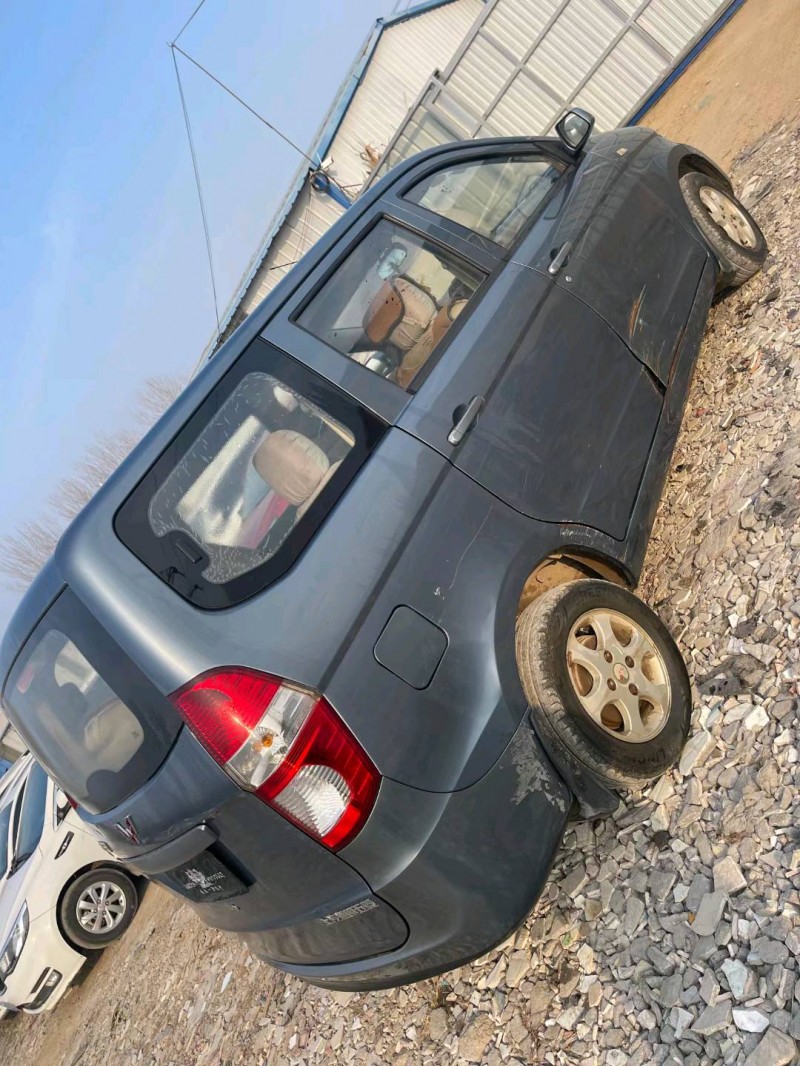 青島13年五菱汽車宏光2