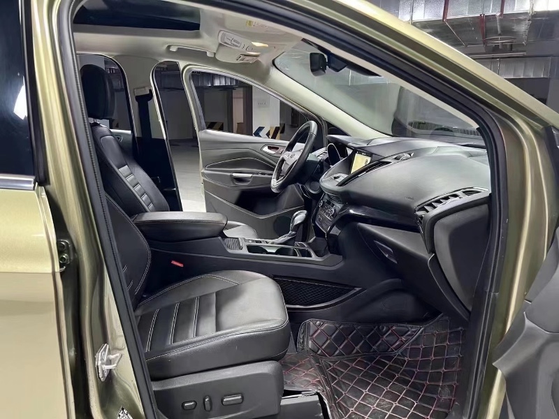 成都18年福特翼虎2