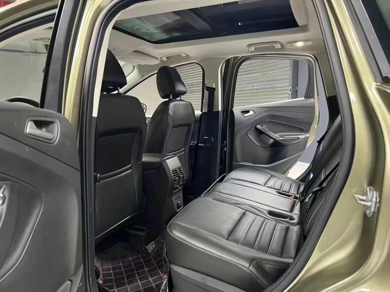 成都18年福特翼虎7