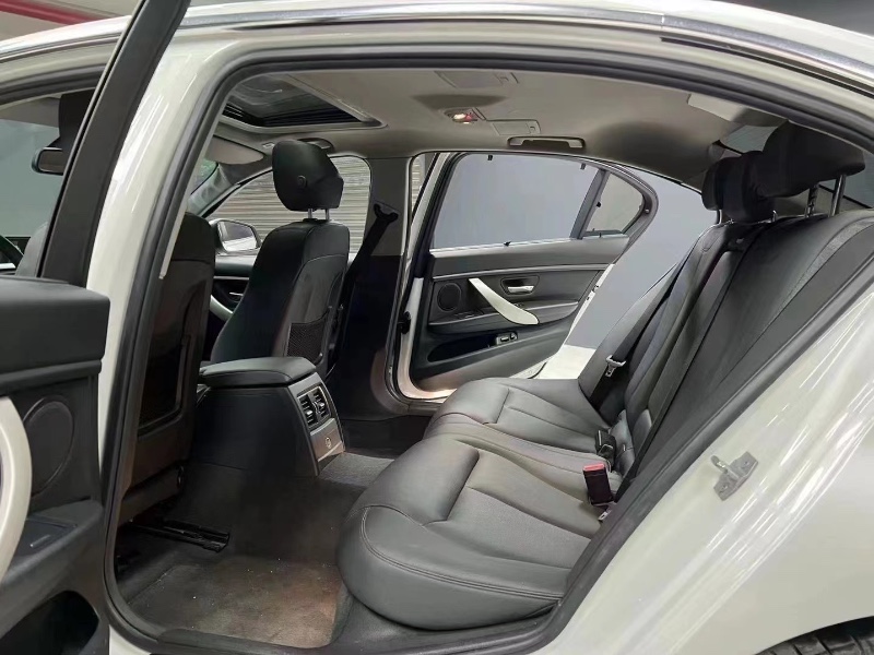 成都16年宝马3系5