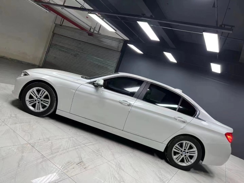 成都16年宝马3系4