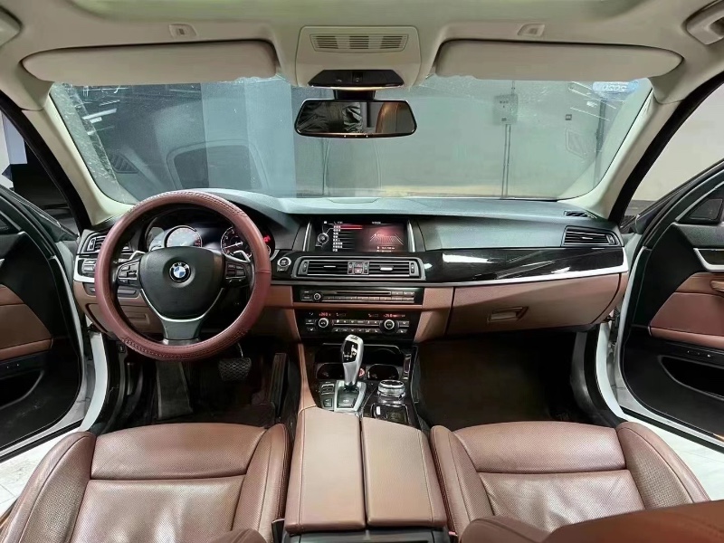 成都15年宝马5系7