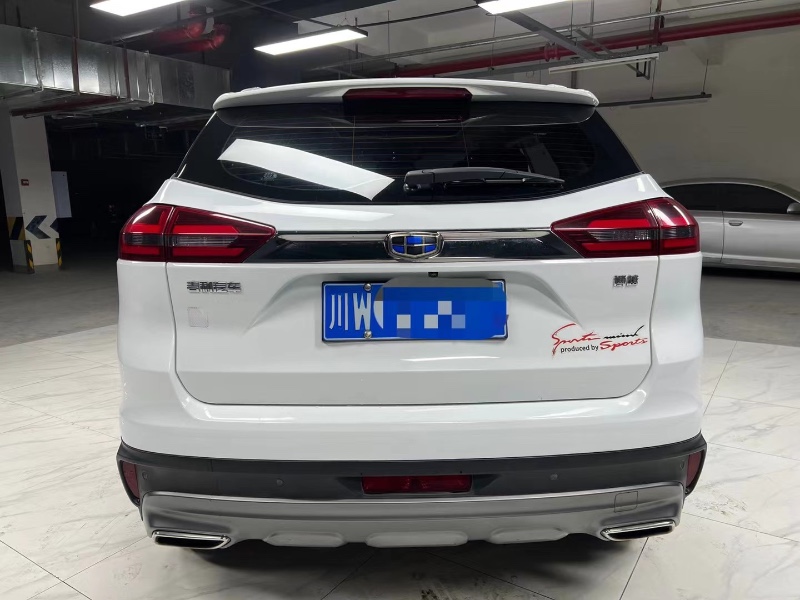 成都18年吉利博越3