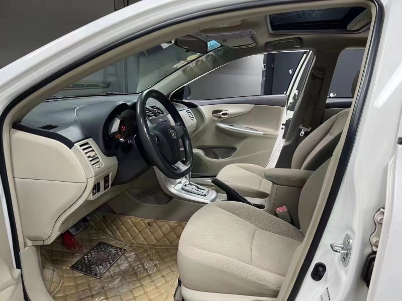 成都14年丰田卡罗拉3