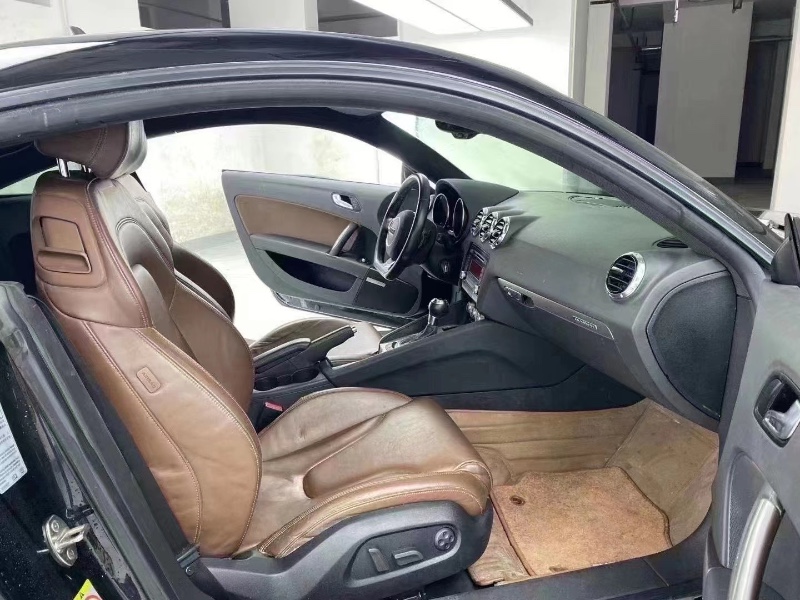 成都11年奥迪TT7