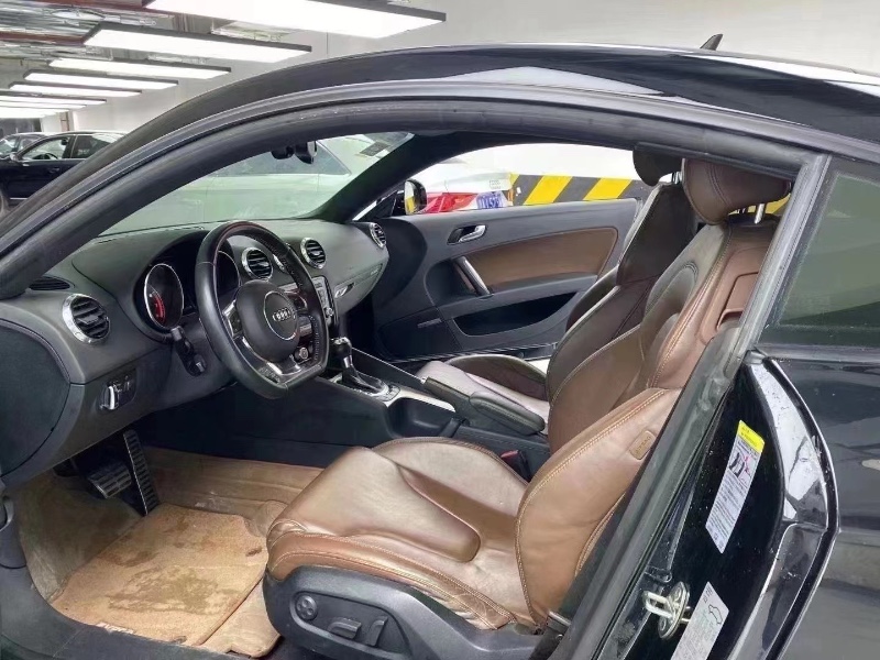 成都11年奥迪TT6