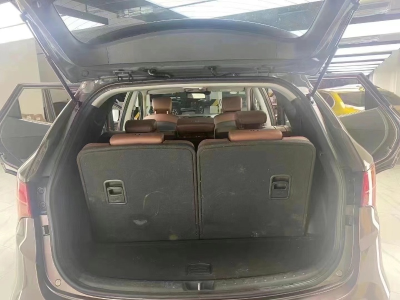 成都14年现代新胜达6