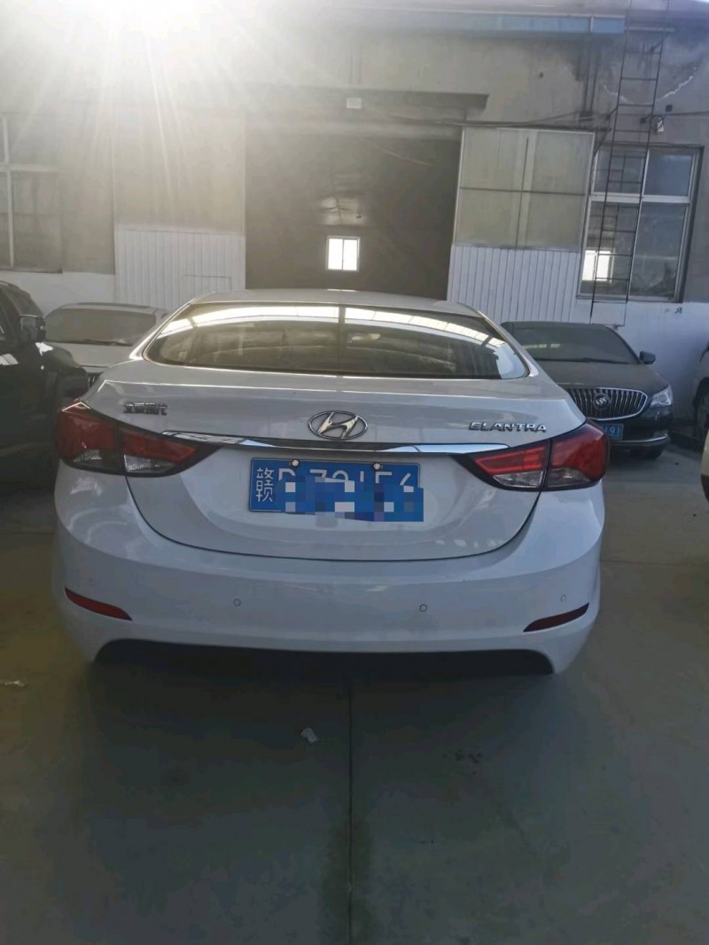 保定17年现代朗动2