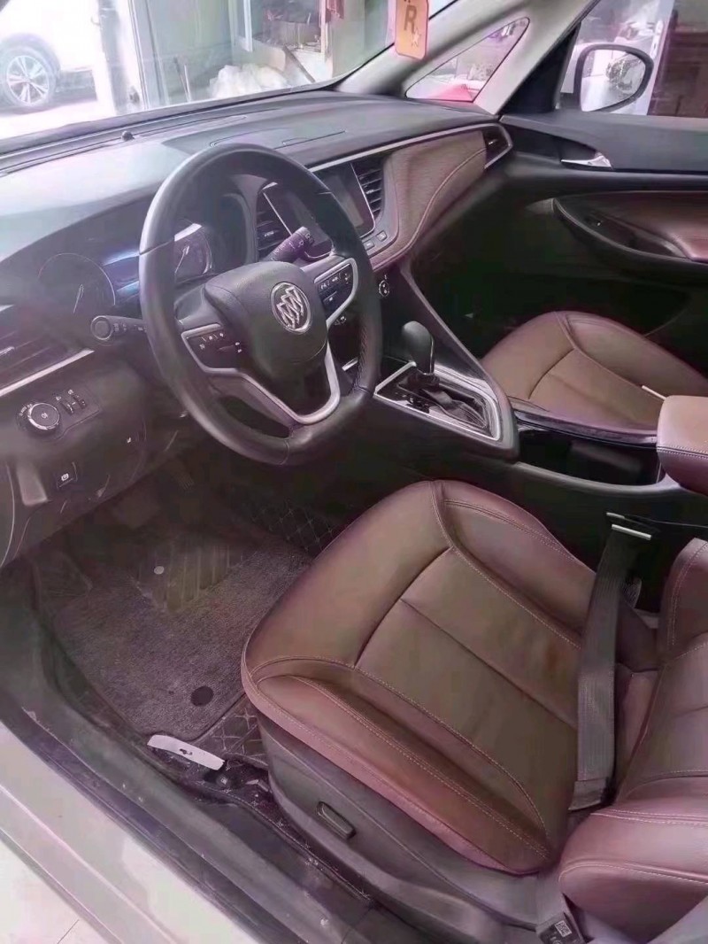 青岛21年别克GL64