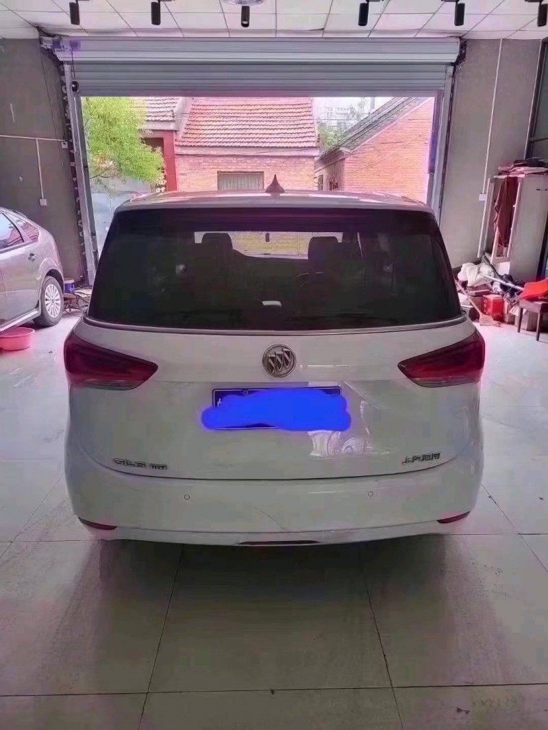 青岛21年别克GL68